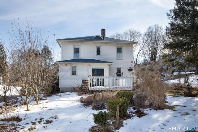 27 Roberts Avenue, Watertown, CT 06795