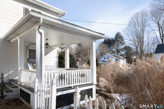 27 Roberts Avenue, Watertown, CT 06795