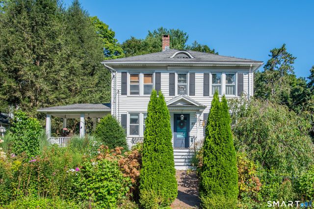 27 Roberts Avenue, Watertown, CT 06795