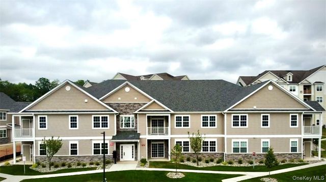 422 Tower Ridge 422, Middletown, NY 10941