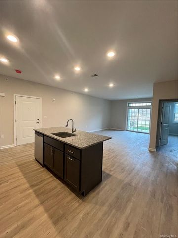 422 Tower Ridge 422, Middletown, NY 10941