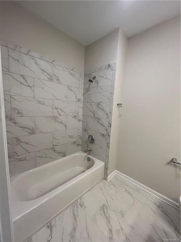 422 Tower Ridge 422, Middletown, NY 10941