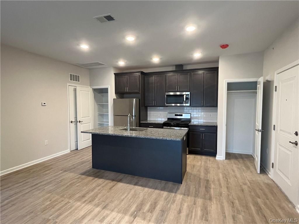 422 Tower Ridge 422, Middletown, NY 10941