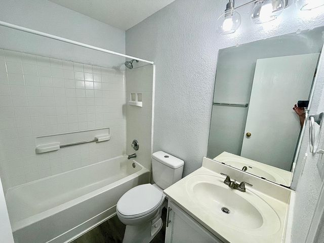 105 David DR, Hutto, TX 78634