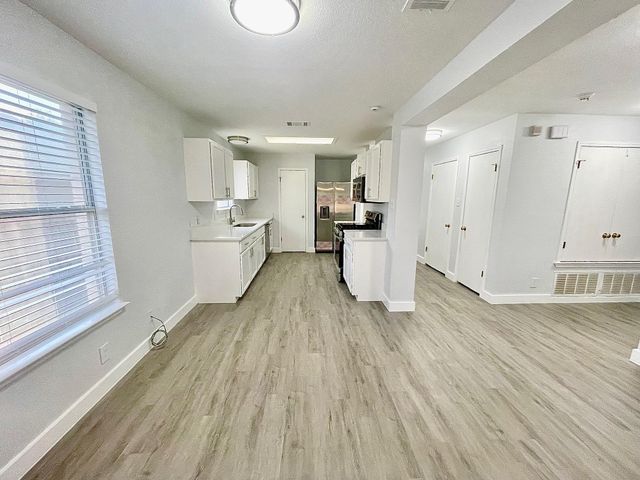 105 David DR, Hutto, TX 78634
