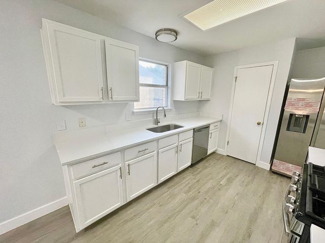 105 David DR, Hutto, TX 78634