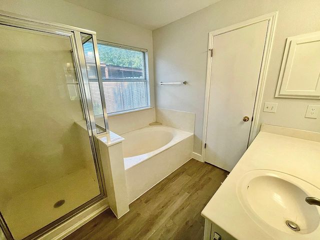 105 David DR, Hutto, TX 78634