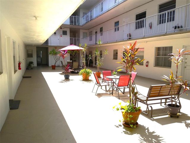 2010 Fillmore Street 303, Hollywood, FL 33020