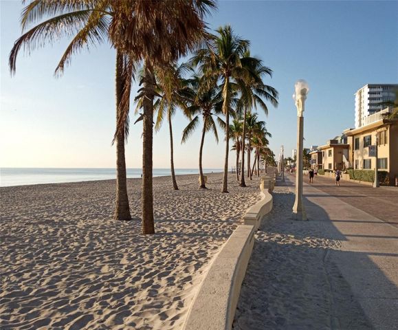 2010 Fillmore Street 303, Hollywood, FL 33020