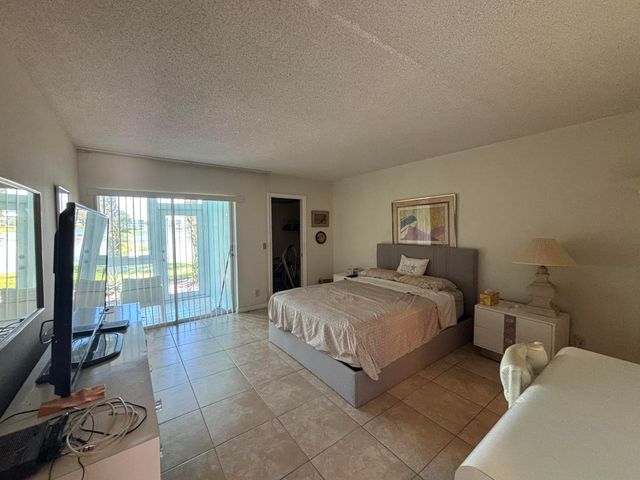 105 E Wellington 105, West Palm Beach, FL 33417