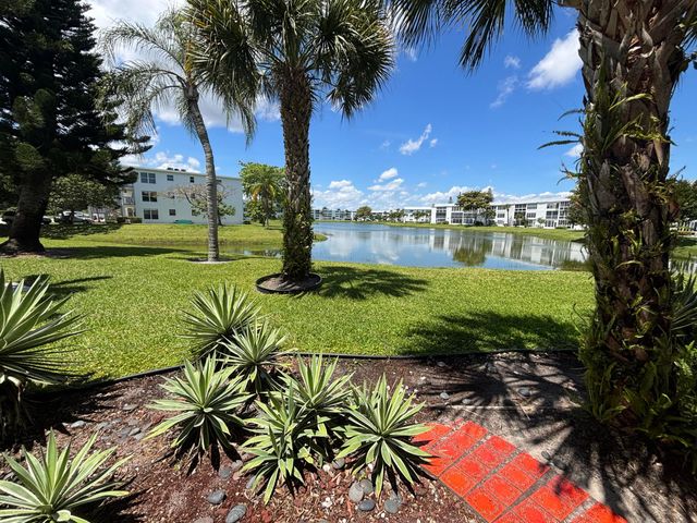 105 E Wellington 105, West Palm Beach, FL 33417