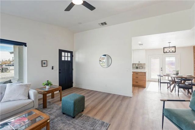 12850 Lakota Rd, Apple Valley, CA 92308