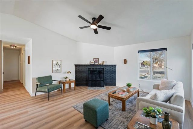 12850 Lakota Rd, Apple Valley, CA 92308