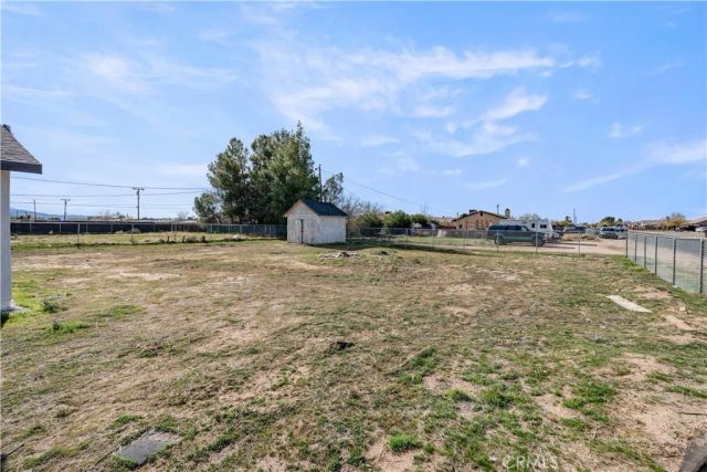 12850 Lakota Rd, Apple Valley, CA 92308