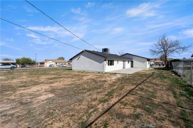 12850 Lakota Rd, Apple Valley, CA 92308