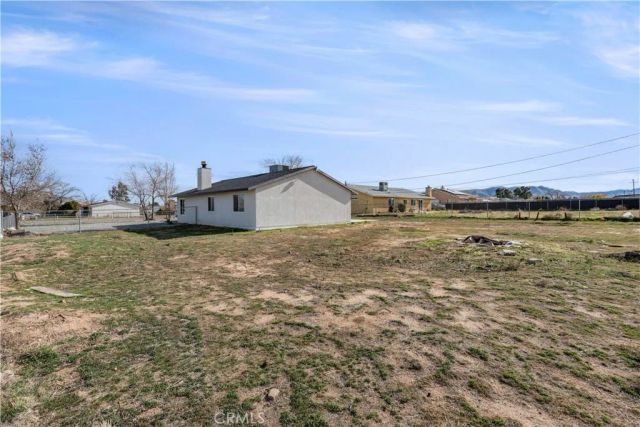 12850 Lakota Rd, Apple Valley, CA 92308