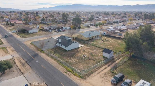 12850 Lakota Rd, Apple Valley, CA 92308