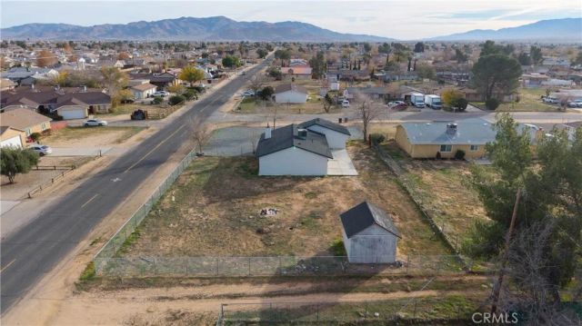 12850 Lakota Rd, Apple Valley, CA 92308