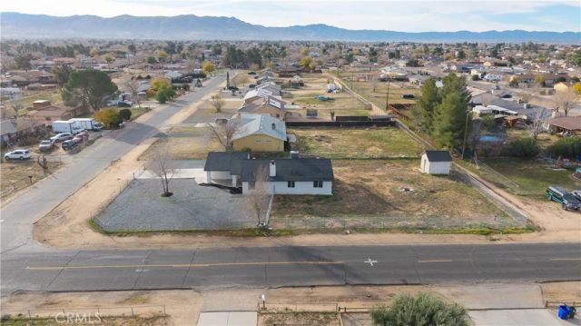 12850 Lakota Rd, Apple Valley, CA 92308