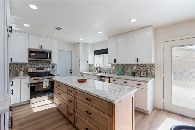 12850 Lakota Rd, Apple Valley, CA 92308