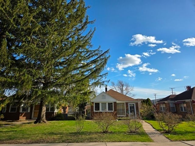 7937 W Barry Avenue, Elmwood Park, IL 60707