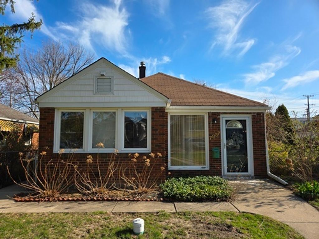 7937 W Barry Avenue, Elmwood Park, IL 60707