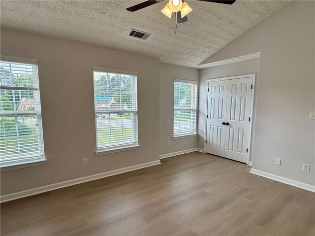 673 Kenridge Drive, Suwanee, GA 30024