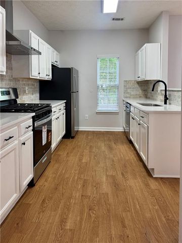 673 Kenridge Drive, Suwanee, GA 30024