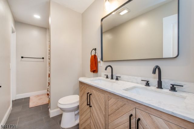 950 E Walnut Dr, Stillwater Twp., NJ 07860