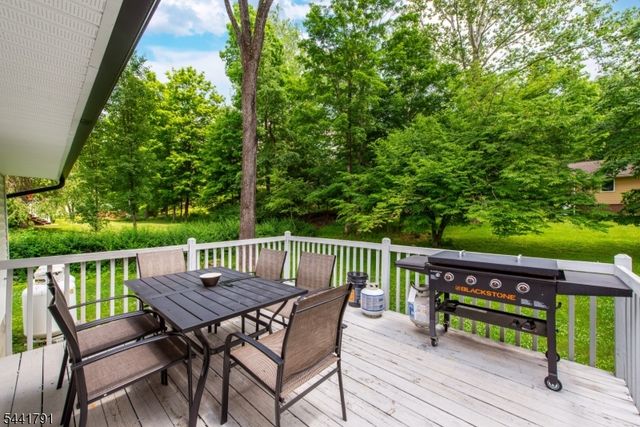 950 E Walnut Dr, Stillwater Twp., NJ 07860
