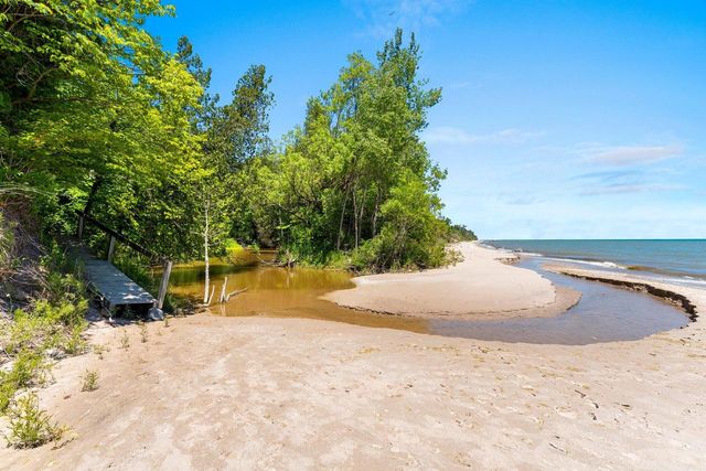 5317 S 10th STREET, Manitowoc, WI 54220