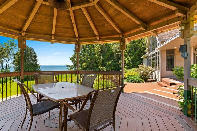 5317 S 10th STREET, Manitowoc, WI 54220
