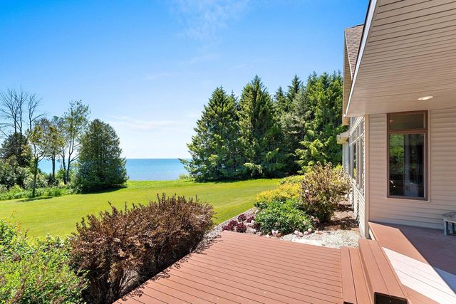 5317 S 10th STREET, Manitowoc, WI 54220
