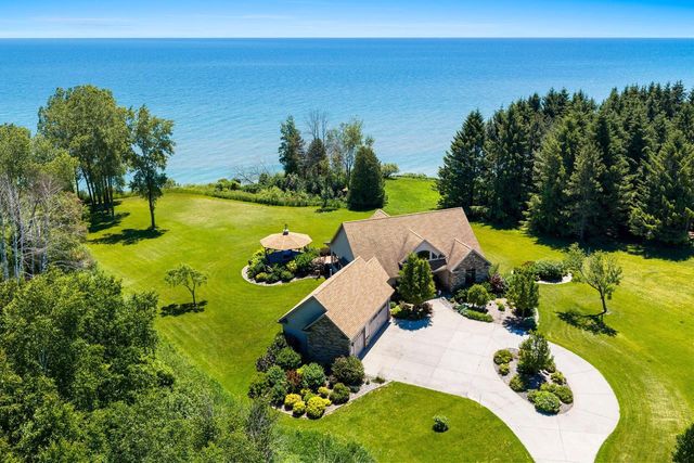 5317 S 10th STREET, Manitowoc, WI 54220