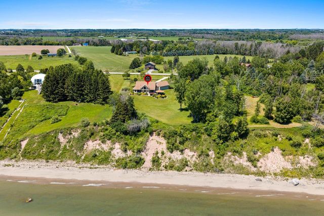 5317 S 10th STREET, Manitowoc, WI 54220