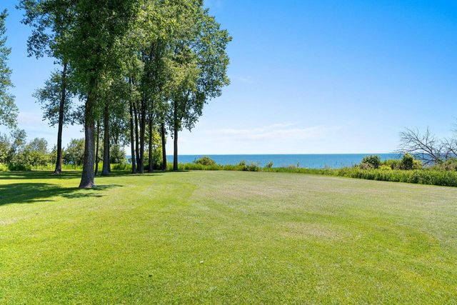 5317 S 10th STREET, Manitowoc, WI 54220