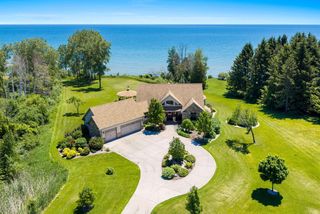 5317 S 10th STREET, Manitowoc, WI 54220