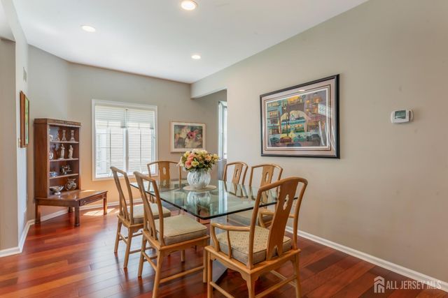 25 Leeds Lane, Monroe, NJ 08831