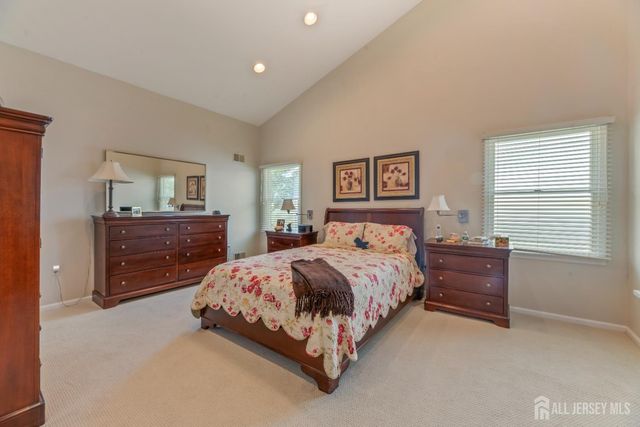 25 Leeds Lane, Monroe, NJ 08831