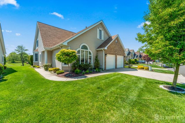 25 Leeds Lane, Monroe, NJ 08831