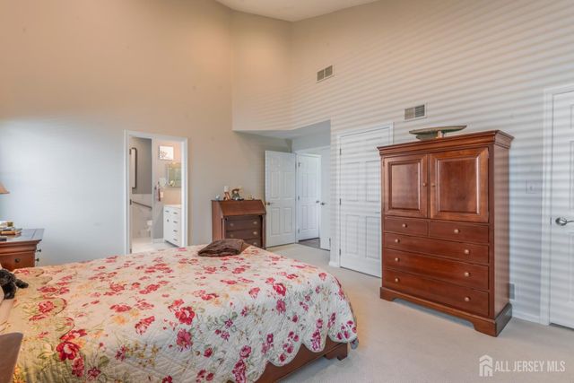 25 Leeds Lane, Monroe, NJ 08831