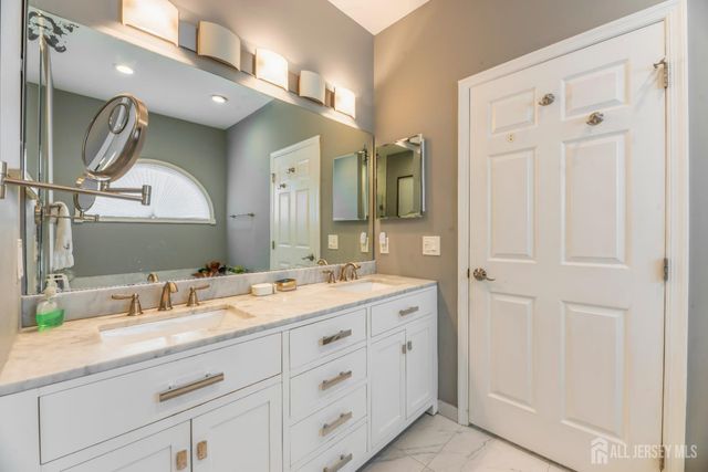 25 Leeds Lane, Monroe, NJ 08831