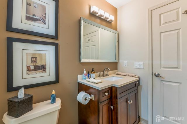 25 Leeds Lane, Monroe, NJ 08831
