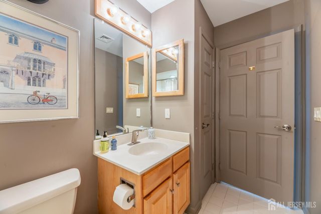 25 Leeds Lane, Monroe, NJ 08831