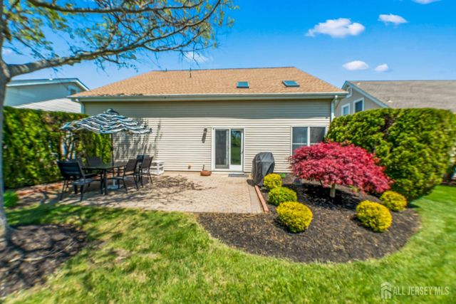 25 Leeds Lane, Monroe, NJ 08831