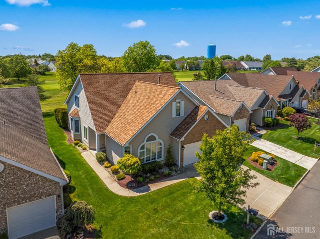 25 Leeds Lane, Monroe, NJ 08831