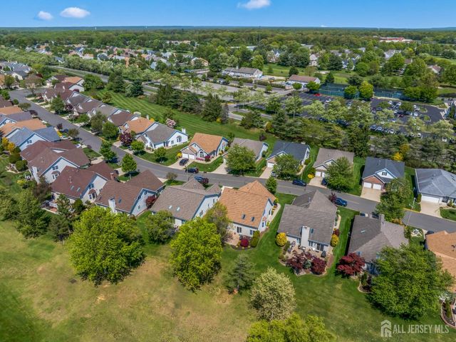 25 Leeds Lane, Monroe, NJ 08831
