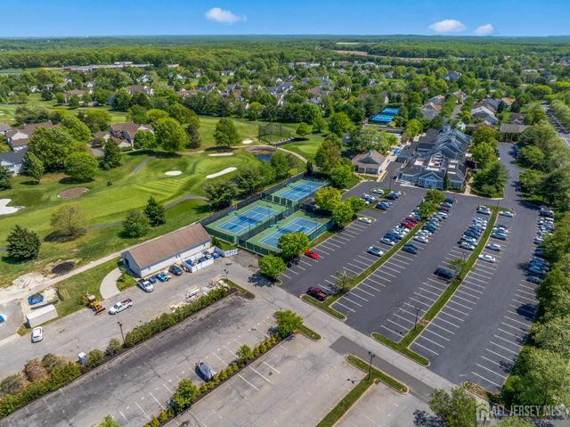25 Leeds Lane, Monroe, NJ 08831