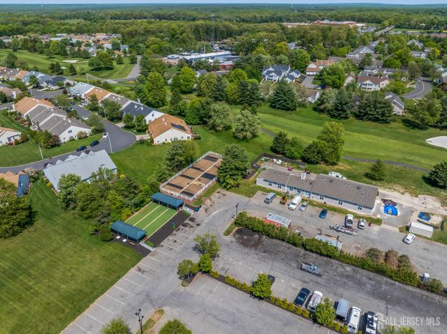25 Leeds Lane, Monroe, NJ 08831
