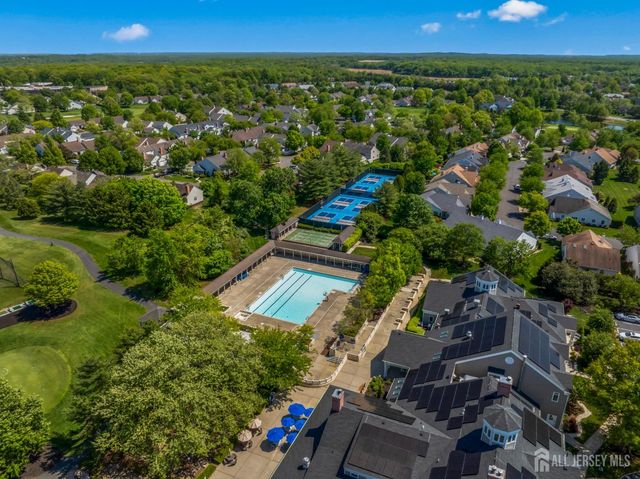 25 Leeds Lane, Monroe, NJ 08831